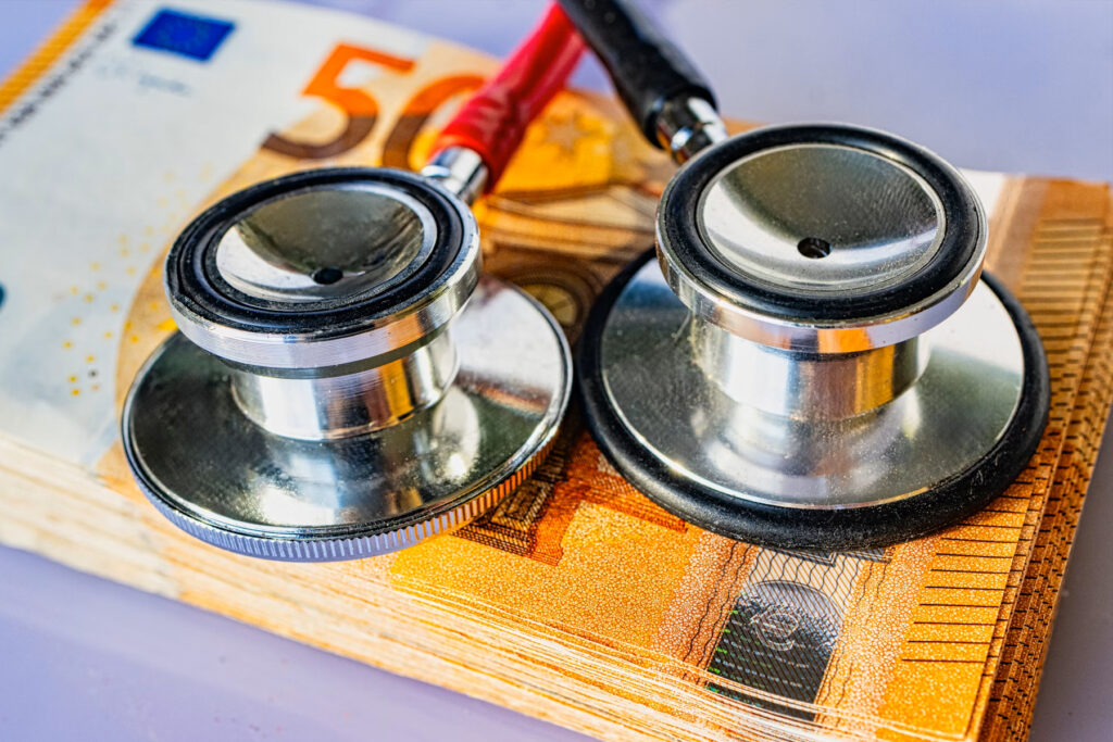 بیمههای ضروری برای مهاجران در آلمان شامل سلامت، بیکاری و بازنشستگی